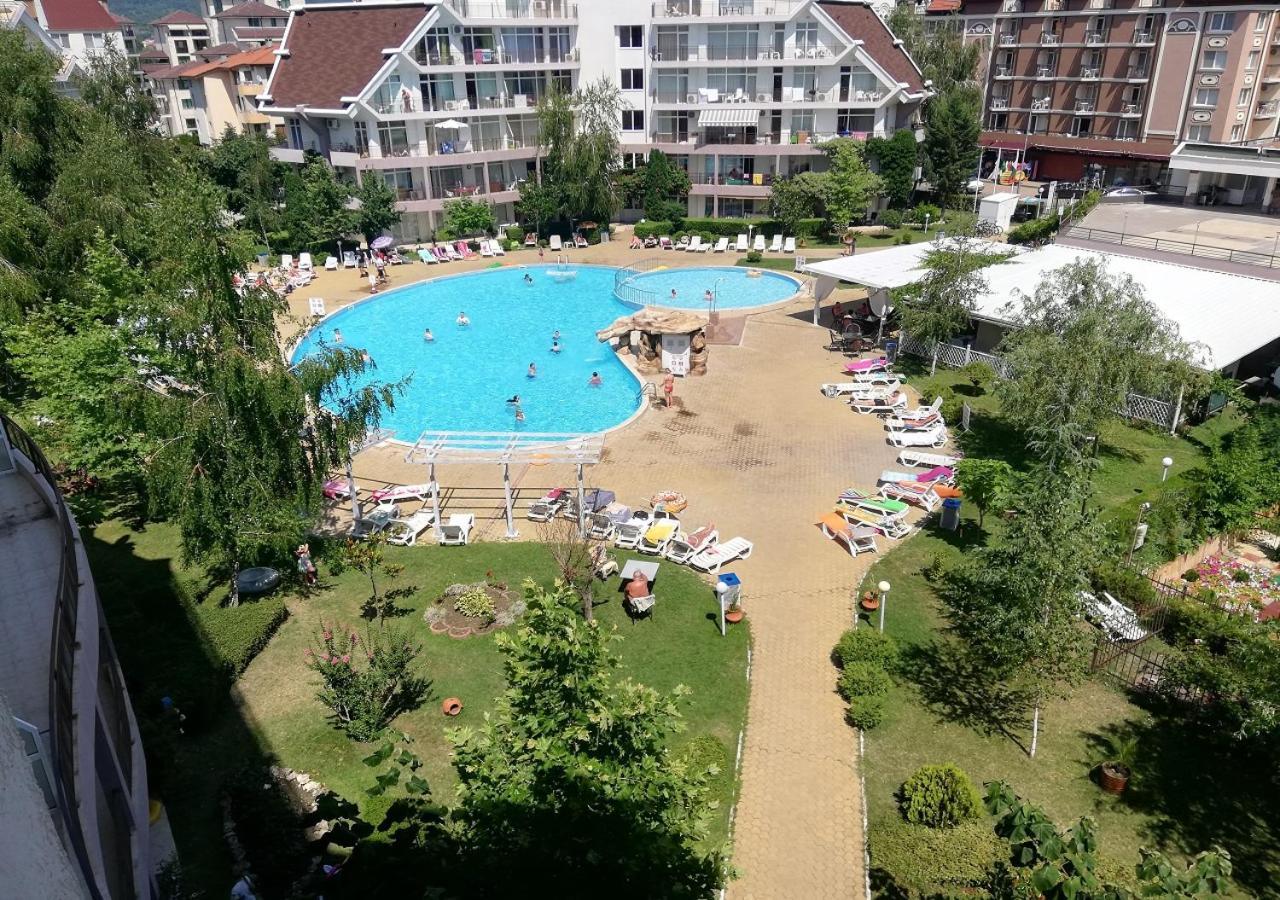 Charis Cozy Family Apart At Sun Village Complex Close To The Beach Pantai Sunny Bagian luar foto