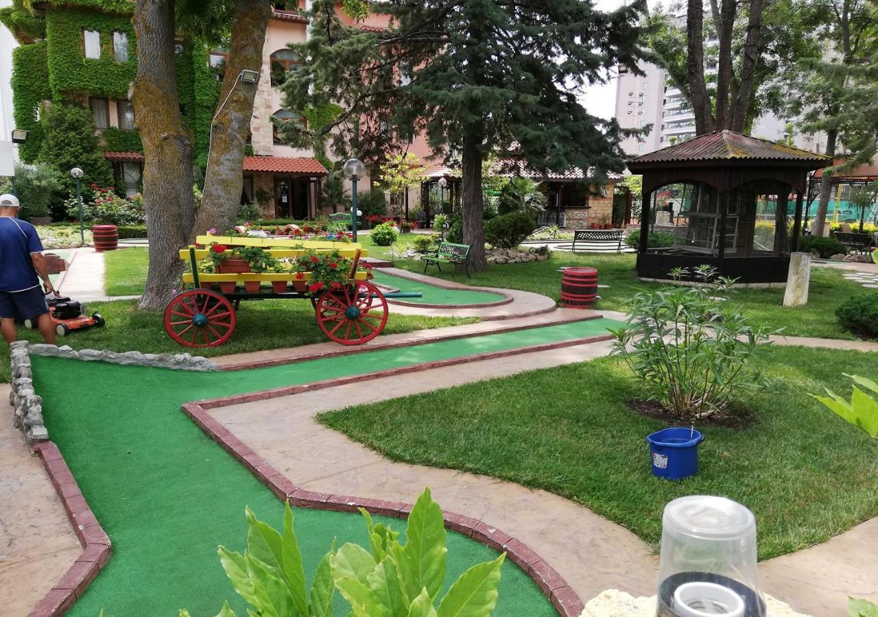 Charis Cozy Family Apart At Sun Village Complex Close To The Beach Pantai Sunny Bagian luar foto