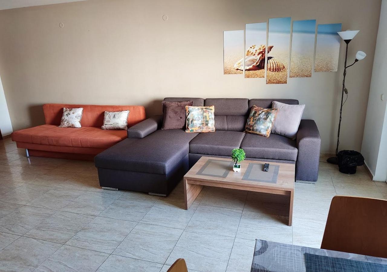 Charis Cozy Family Apart At Sun Village Complex Close To The Beach Pantai Sunny Bagian luar foto